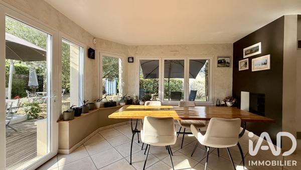 Maison à vendre 8 pièces 206,19 m² Séné