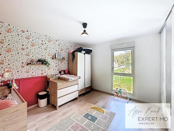 Sérézin-du-Rhône (69360) A vendre appartement T3 récent avec ascenseur, balcon, garage et stationnement privatif – Résidence sécurisée