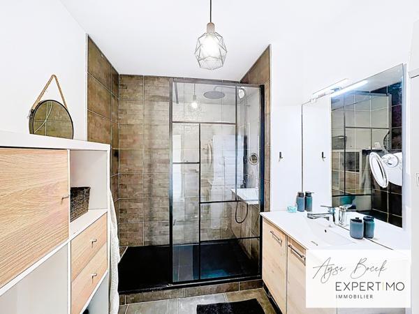 Sérézin-du-Rhône (69360) A vendre appartement T3 récent avec ascenseur, balcon, garage et stationnement privatif – Résidence sécurisée