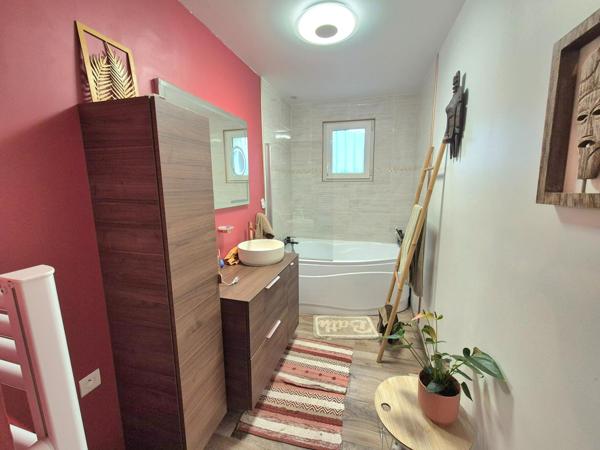 Maison 5 pièces sous sol total, une vie de plain pied