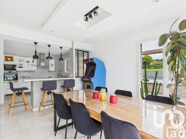 Maison à vendre 6 pièces 165 m² Les Forges