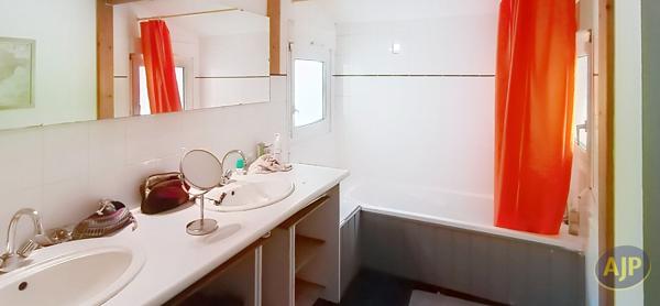 Maison à vendre Lege Cap Ferret - 4 pièces, 110m² avec 3 chambre(s) à 452 000€ - AJP Immobilier Lège-Cap-Ferret