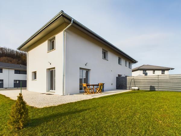 RUMILLY - Maison récente de 2023 - 95 m² - Terrain 365 m² - Garage - Au calme