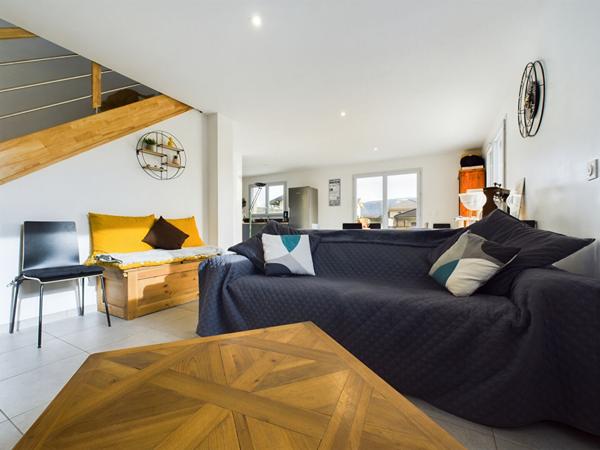 RUMILLY - Maison récente de 2023 - 95 m² - Terrain 365 m² - Garage - Au calme