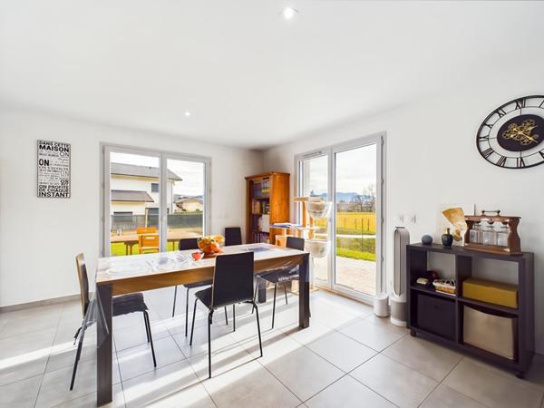 RUMILLY - Maison récente de 2023 - 95 m² - Terrain 365 m² - Garage - Au calme