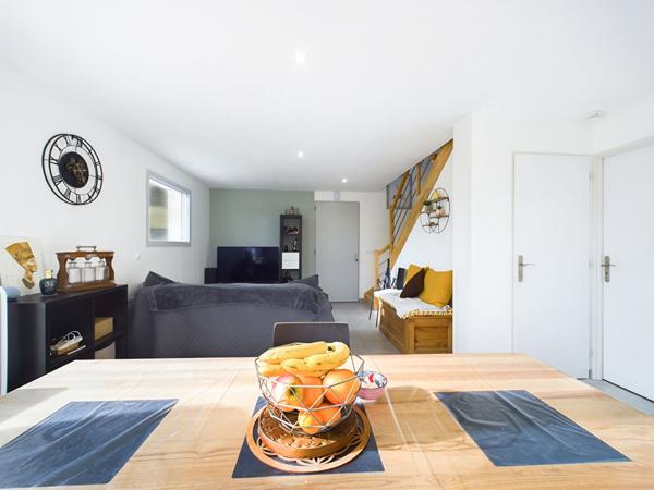 RUMILLY - Maison récente de 2023 - 95 m² - Terrain 365 m² - Garage - Au calme