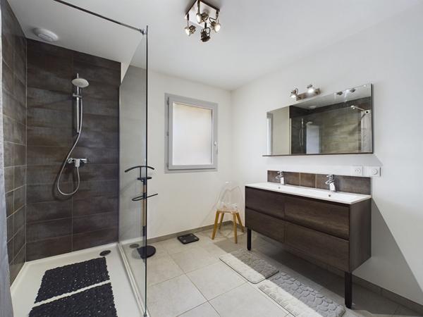 RUMILLY - Maison récente de 2023 - 95 m² - Terrain 365 m² - Garage - Au calme