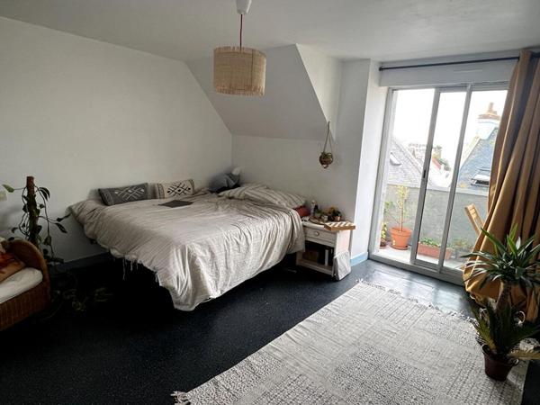 Immeuble de bureaux avec jardin et garage - Centre-ville de Quiberon
