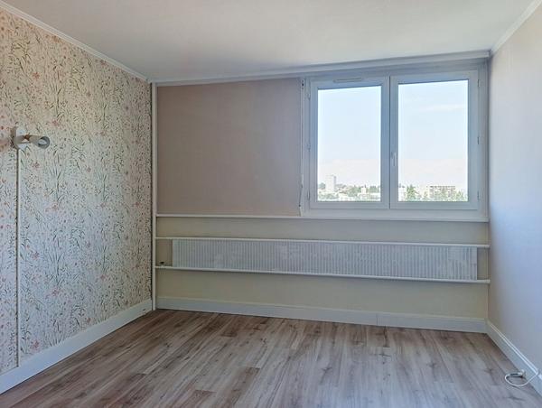 EXCLUSIVITÉ - Saint-Étienne - Appartement T4 de 72,26 m² - 2/3 chambres - Lumineux - 5ème étage - Cave - Stationnement collectif - DPE C - Proche Parc de l'Europe
