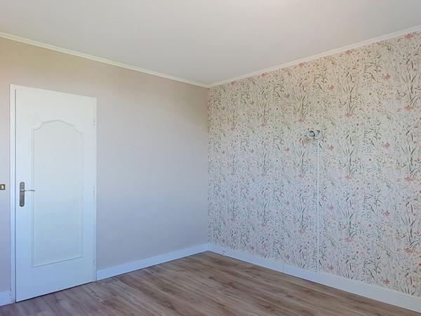 EXCLUSIVITÉ - Saint-Étienne - Appartement T4 de 72,26 m² - 2/3 chambres - Lumineux - 5ème étage - Cave - Stationnement collectif - DPE C - Proche Parc de l'Europe