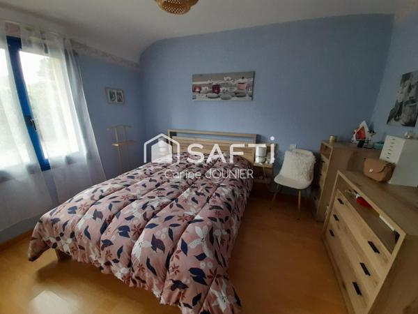 Rare maison récente avec vie de plein pied à deux pas du centre bourg, de la gare de Langon et une vue imprenable!