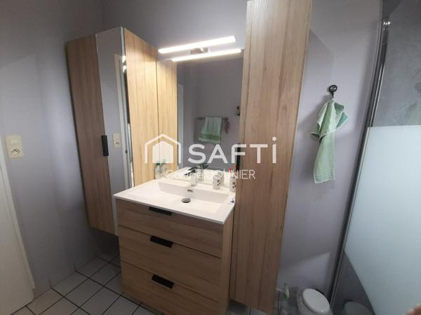 Rare maison récente avec vie de plein pied à deux pas du centre bourg, de la gare de Langon et une vue imprenable!