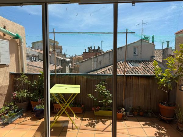 T2 Duplex dernier étage 57m² + terrasses – Vues toits & Thermes – Aix Centre
