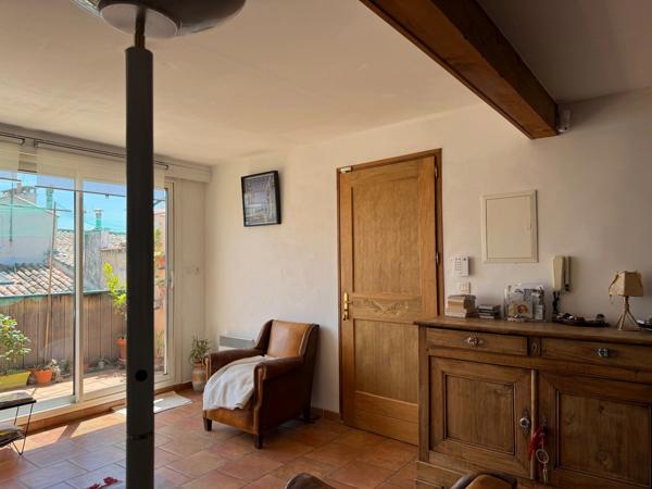 T2 Duplex dernier étage 57m² + terrasses – Vues toits & Thermes – Aix Centre