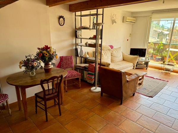 T2 Duplex dernier étage 57m² + terrasses – Vues toits & Thermes – Aix Centre