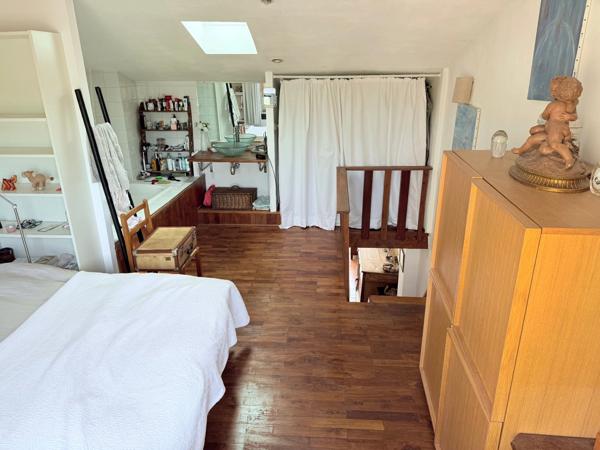 T2 Duplex dernier étage 57m² + terrasses – Vues toits & Thermes – Aix Centre
