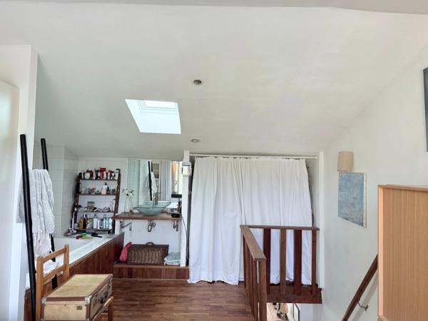 T2 Duplex dernier étage 57m² + terrasses – Vues toits & Thermes – Aix Centre