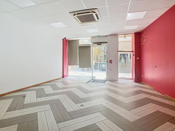 A LOUER - MONTELIMAR - Local commercial de 44m²