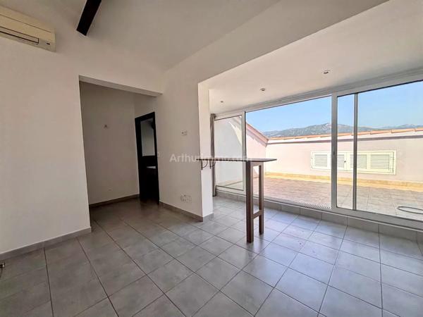 Vente                                                      Appartement
                        
                     2 pièces                                         à Mezzavia