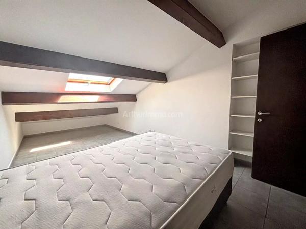 Vente                                                      Appartement
                        
                     2 pièces                                         à Mezzavia