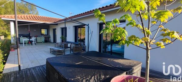 Maison traditionnelle 5 pièces de 133 m² à Soustons (40140)