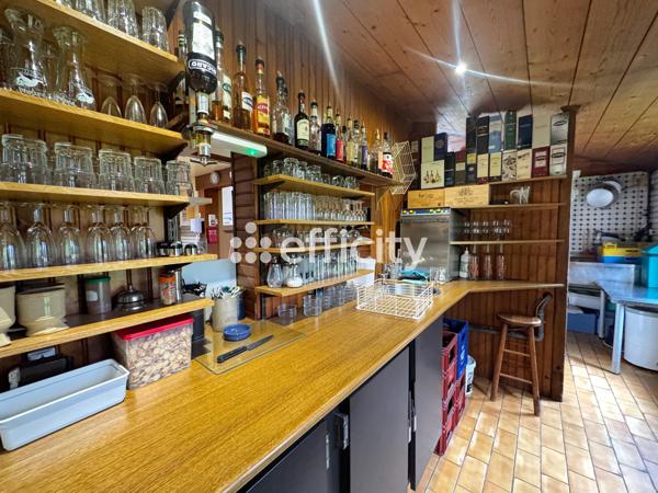 Local Commercial 9 pièces - 270 m²