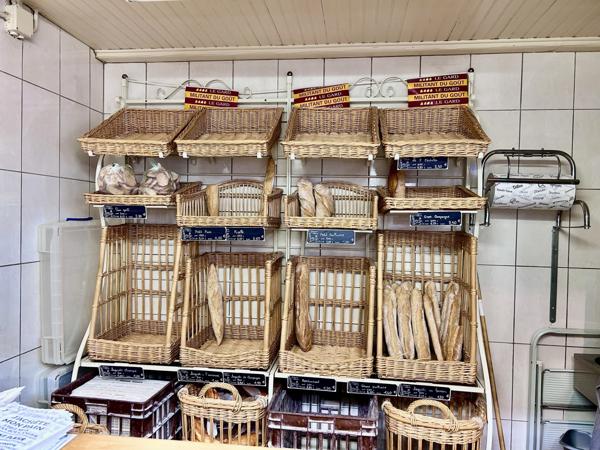 boulangerie, pâtisserie, halles de nîmes, bon emplacement.