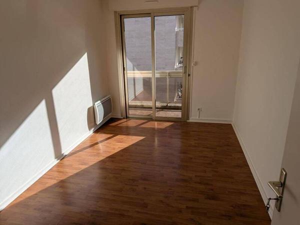 Appartement 2 pièces                                        - 69006 Lyon 6e  Arrondissement Réf : 5470