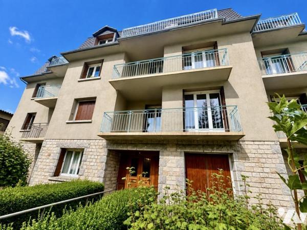 À VENDRE – APPARTEMENT T4 LUMINEUX AVEC 2 BALCONS & PARKING – SAINT-CHÉLY-D'APCHER