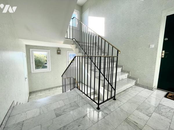 À VENDRE – APPARTEMENT T4 LUMINEUX AVEC 2 BALCONS & PARKING – SAINT-CHÉLY-D'APCHER