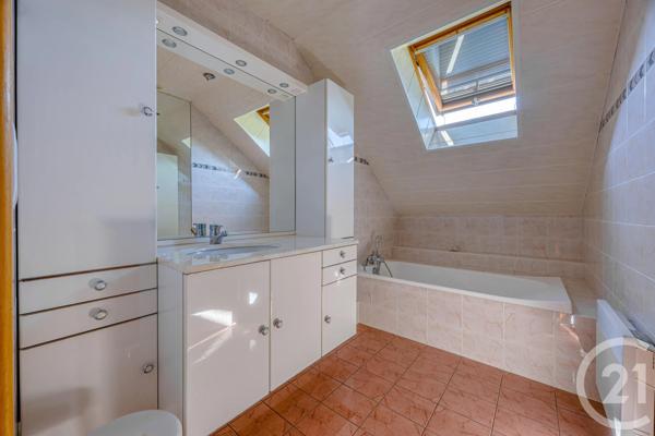 Maison à vendre  6 pièces - 165 m 2   CHAMBERY  - 73