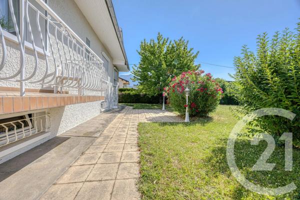 Maison à vendre  6 pièces - 165 m 2   CHAMBERY  - 73