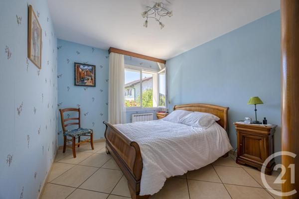 Maison à vendre  6 pièces - 165 m 2   CHAMBERY  - 73