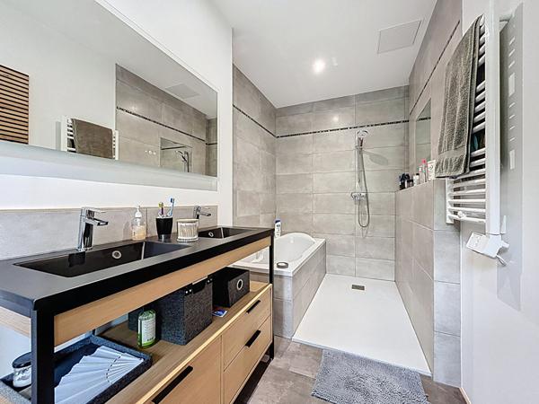 Demeure Montesquieu Volvestre T11 - 411 m2 avec piscine et jacuzzi