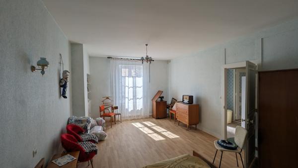 Maison  6 pièce(s)  4 chambre(s)  154 m²