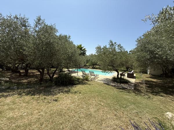 Sommières (30250) Sommières ,MAUVALAT, Maison de type T5 sur 1445 M2 de terrain et studio indépendant de 25 M2