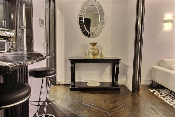 Location meublée-  Paris 75116 - 50m²- 1 chambres - Victor Hugo/rue de la Faisanderie