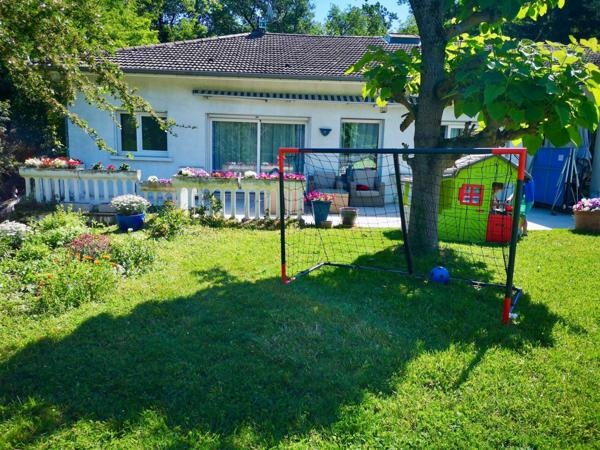 Maison à vendre    6 pièces •  Saint-Genis-Laval