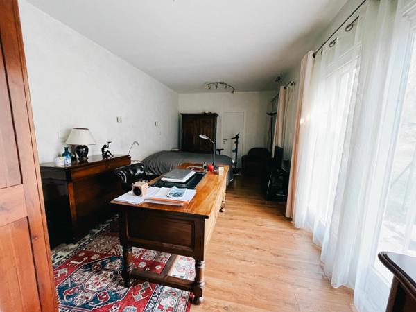 Maison à vendre    6 pièces •  Saint-Genis-Laval