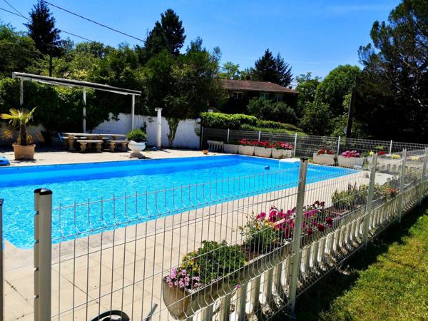 Maison à vendre    6 pièces •  Saint-Genis-Laval