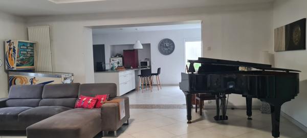 Maison - 7 pièces - 193 m²