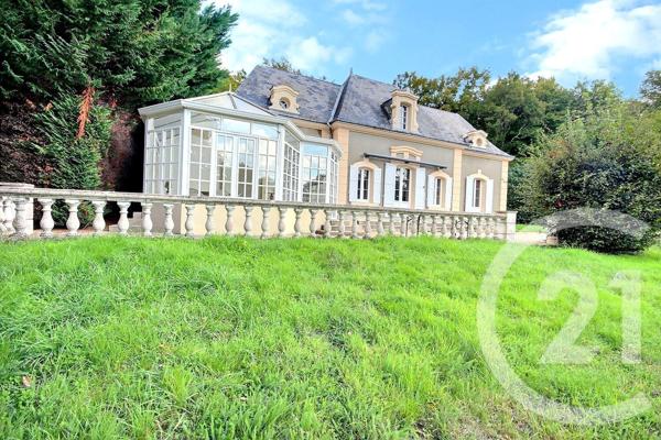 Maison à vendre  8 pièces - 275,44 m2 COUR CHEVERNY - 41