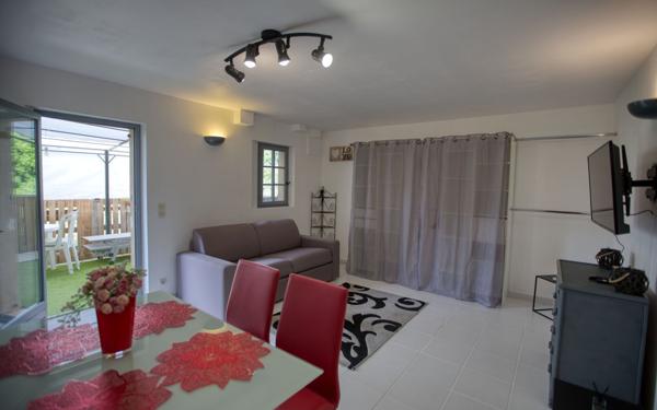 Maison à vendre    5 pièces • 10 149 m2 Fréjus