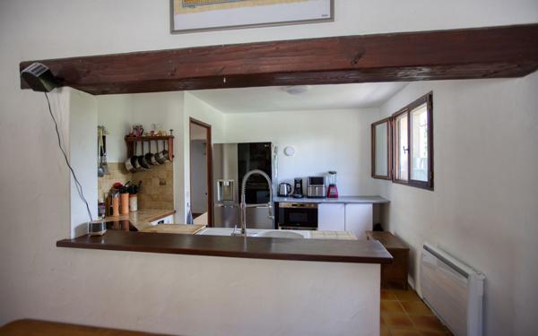 Maison à vendre    5 pièces • 10 149 m2 Fréjus