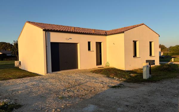 Maison à vendre    3 pièces •  Cravans