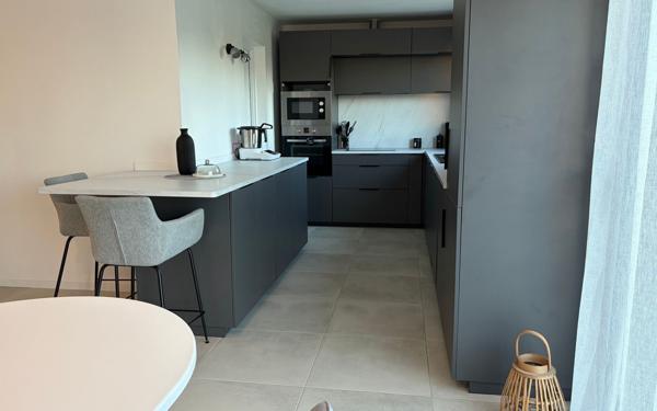 Maison à vendre    3 pièces •  Cravans