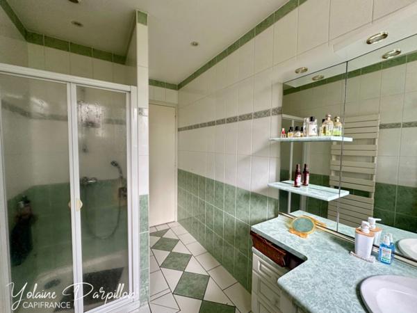 Maison à vendre - 3 chambres -sous-sol - 1627 m² de terrain - MONTAIGU VENDEE (85)