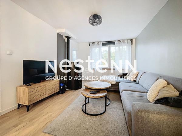 Maison de ville , 3 chambres , salon / sejour lumineux , garage , jardin , terrasse