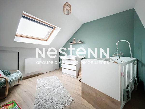 Maison de ville , 3 chambres , salon / sejour lumineux , garage , jardin , terrasse