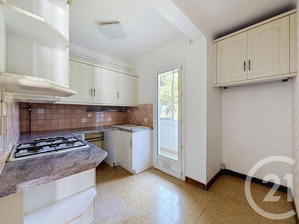 Appartement T2 à vendre  3 pièces - 50 m 2   MARSEILLE  - 13008